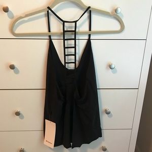 Lululemon Breezy Singlet Tank with bag -Size 4 NWT